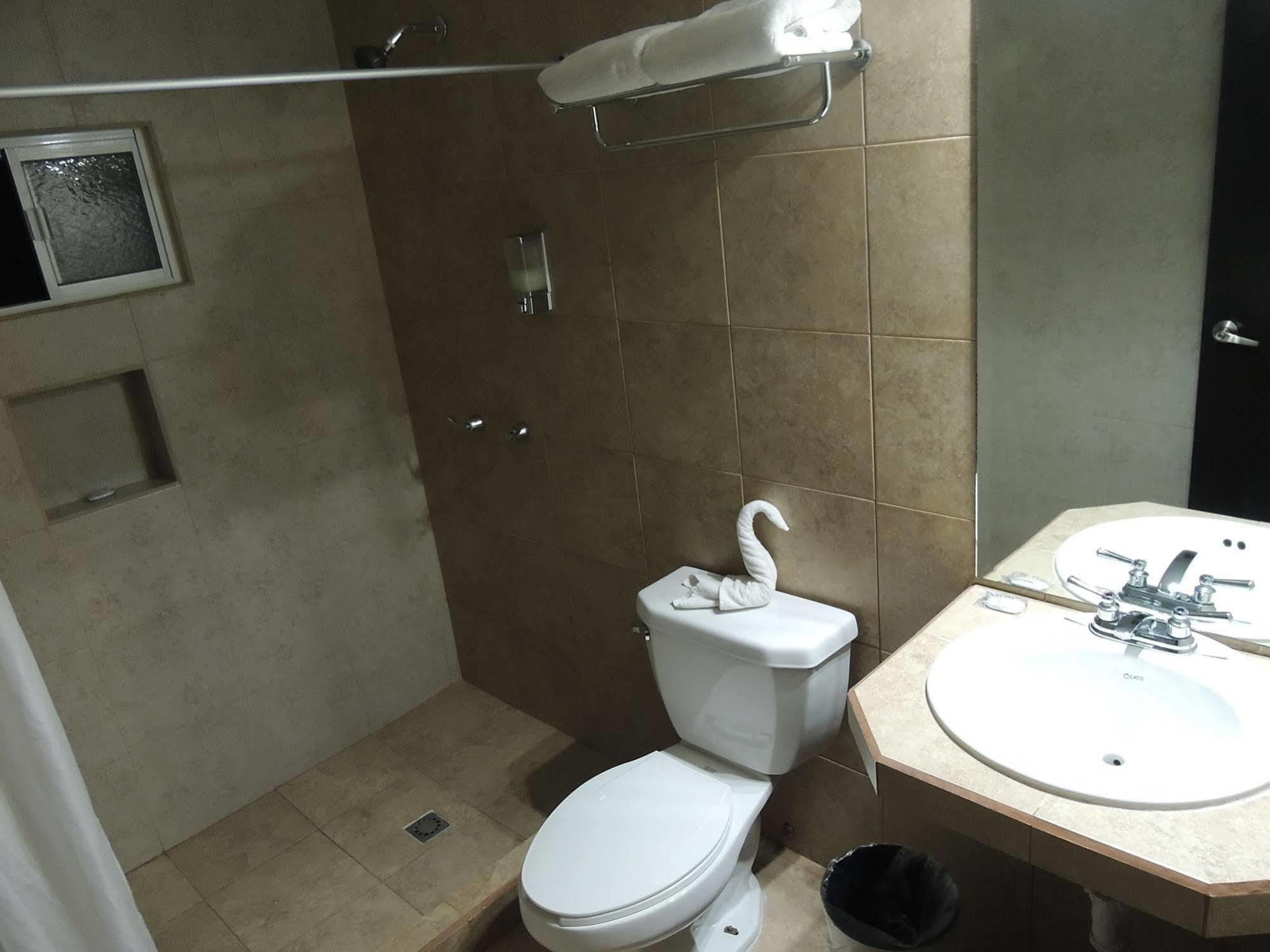 Hotel Metropolitano Τάμπικο Εξωτερικό φωτογραφία